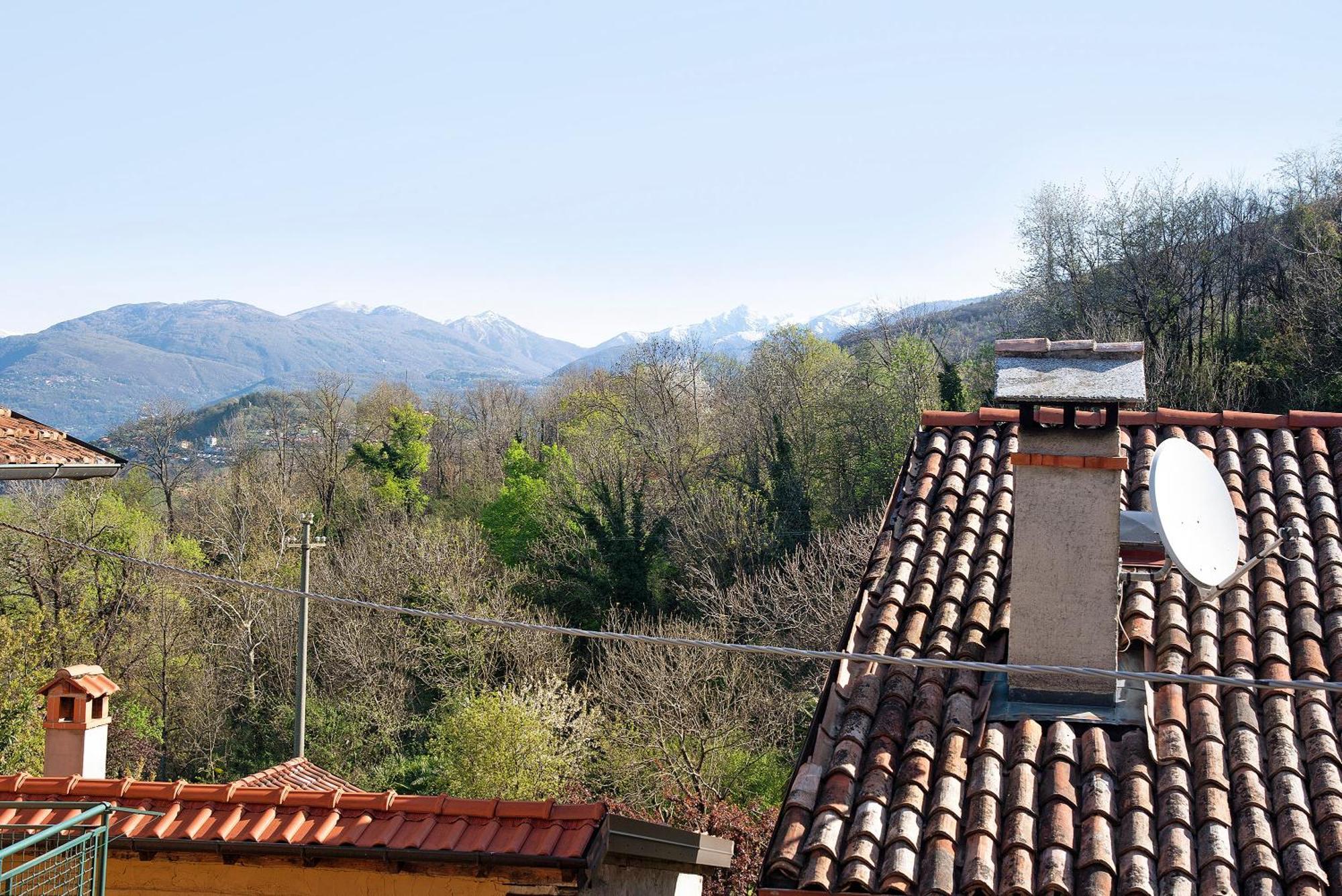 Apartamento La Vecchia Torre Porto Valtravaglia Exterior foto